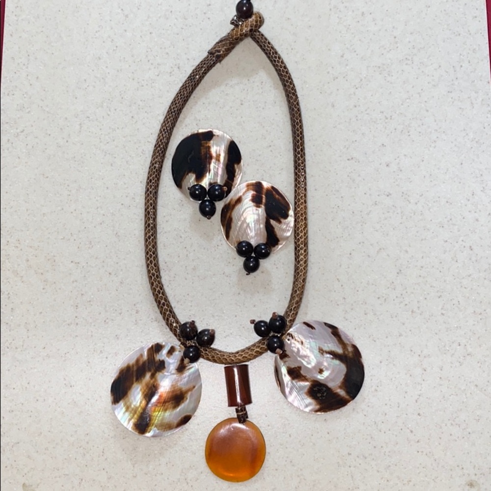 Tribal Seashell Resin Leather Necklace Set